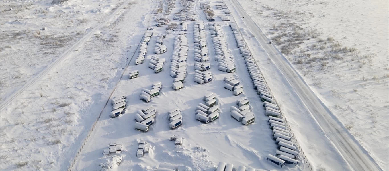 Ρωσία: Η παγωμένη πόλη Βορκουτά - Χιόνι και πάγος καλύπτουν εγκαταλελειμμένο οικισμό (βίντεο)